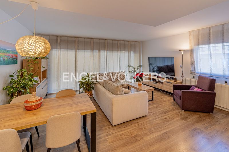 Foto 0319d005-f02e-433d-940e-8fffd37bd041. Casa adossada amb aparcament a Poble Nou-Olivar Gran Figueres