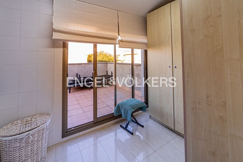 Foto 17db56b5-2a55-4e6a-98c0-aa70c4548bbf. Casa adossada amb aparcament a Poble Nou-Olivar Gran Figueres