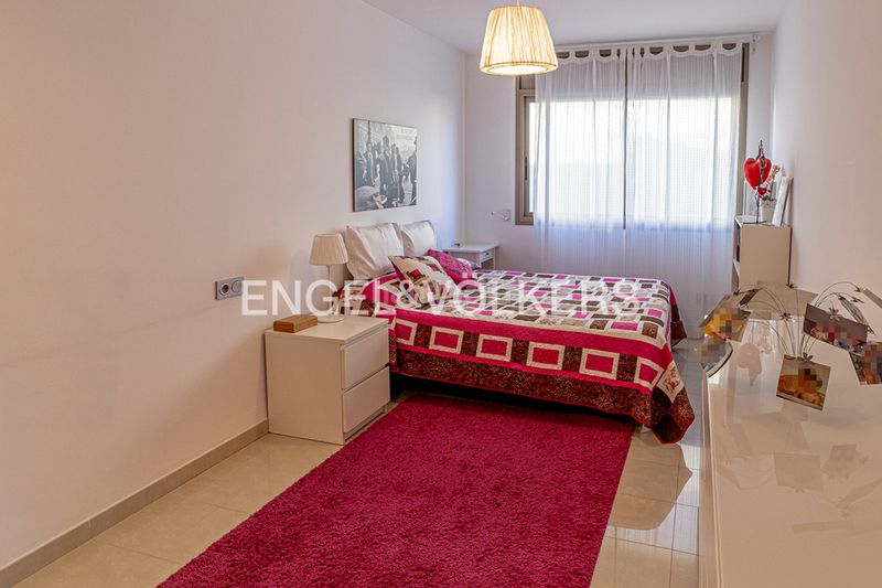 Foto 30f4a456-c1b3-4be1-a6b1-76a74f4ae07f. Casa adossada amb aparcament a Poble Nou-Olivar Gran Figueres
