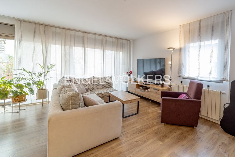 Foto f84a36a3-f238-4515-82c2-e616ef382be3. Casa adossada amb aparcament a Poble Nou-Olivar Gran Figueres