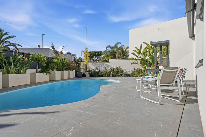Foto 74b75f89-b953-4161-a32c-0d915a4c5492. Casa amb aparcament piscina a Carmençó Empuriabrava