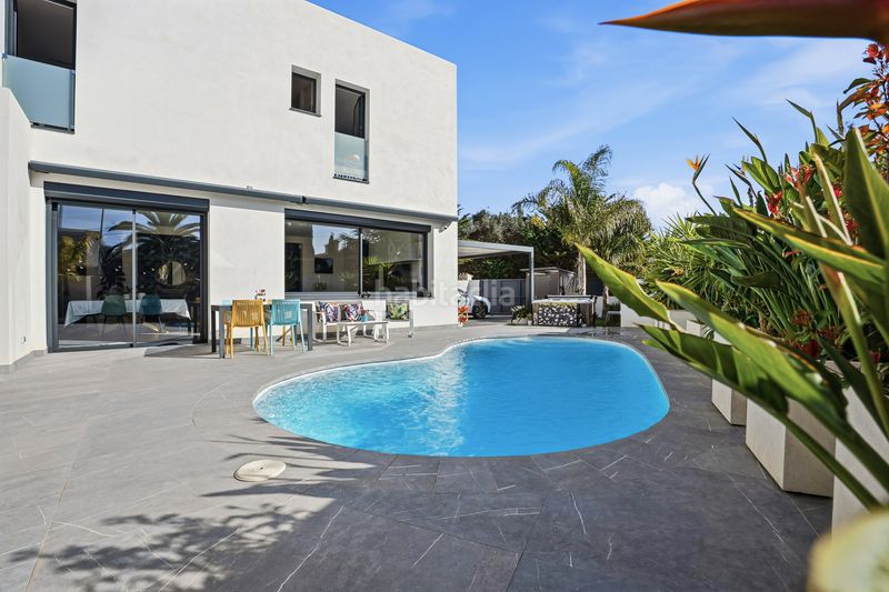 Foto f947ddf2-3239-4765-90d2-a014022f169a. Casa amb aparcament piscina a Carmençó Empuriabrava