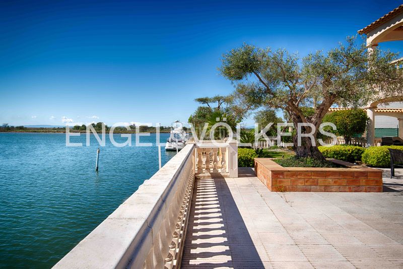 Foto 4aa5db88-dbc2-47c9-a995-ed348cb3ab1e. Casa amb calefacció aparcament piscina a Santa Margarida Roses