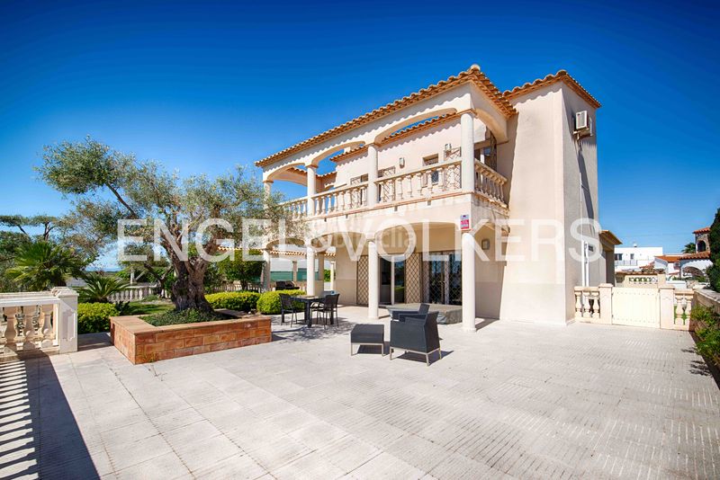 Foto 55b3933a-75a0-411a-a77e-20c8d5ad3d23. Casa amb calefacció aparcament piscina a Santa Margarida Roses