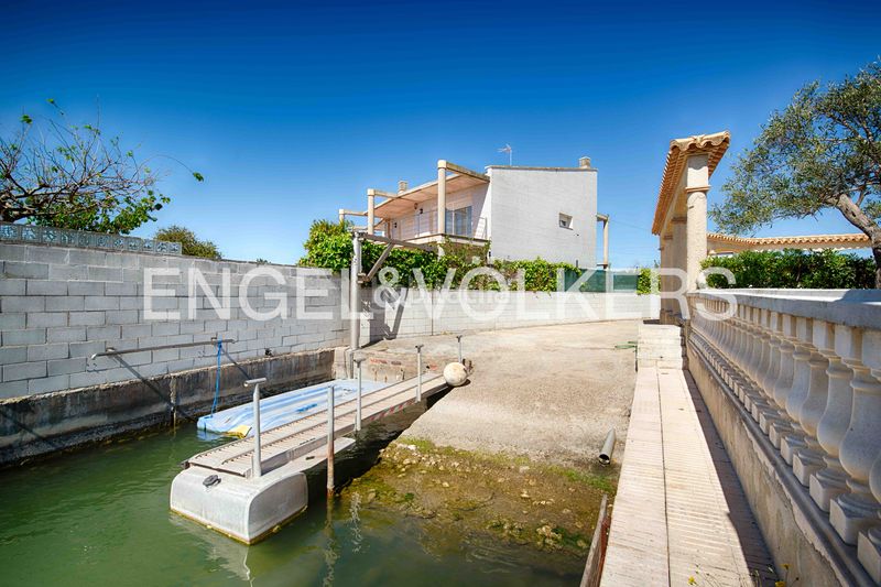 Foto 872b7abd-aca1-455c-ac0a-5cf2f71497f6. Casa amb calefacció aparcament piscina a Santa Margarida Roses
