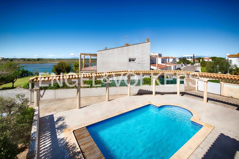 Foto c231da35-29c3-4887-b338-b0612245cad2. Casa amb calefacció aparcament piscina a Santa Margarida Roses