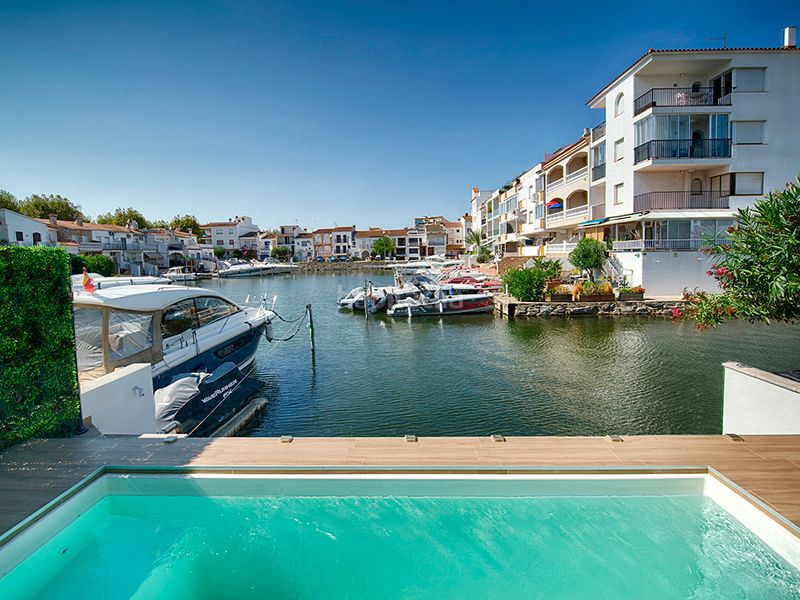 Foto 1c5110f9-fba4-4bcc-b9e1-9e170cbf97b5. Casa adossada amb aparcament piscina a Port Banyuls - Port Alegre - Port Empordà Empuriabrava