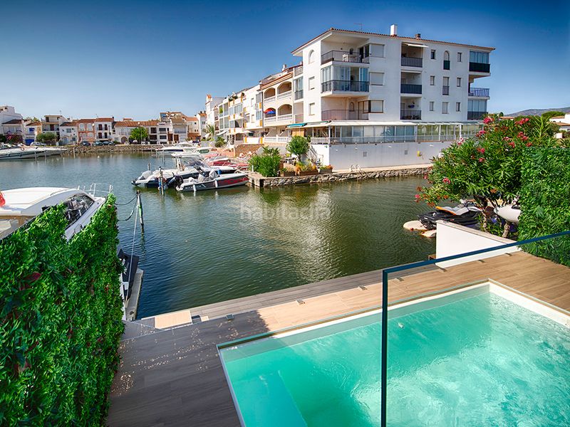Foto 21e53c6f-5911-49ba-8f4a-c538d3e1ba27. Casa adossada amb aparcament piscina a Port Banyuls - Port Alegre - Port Empordà Empuriabrava