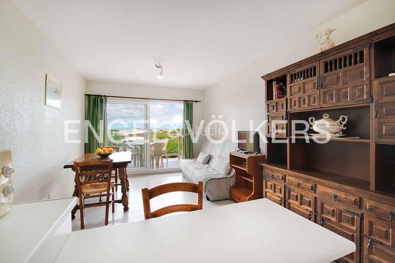 Foto 466ea56b-6da7-48bb-b331-88a1a1b66389. Apartament a plaça carles fages de climent 3 a Puig Rom-Canyelles-Almadrava Roses