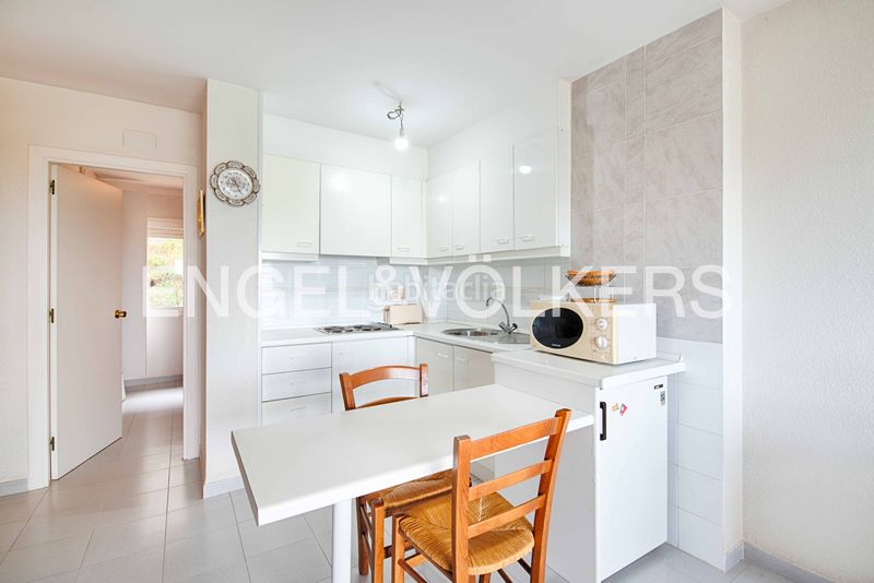 Foto 599ac1fa-f995-450b-ad2e-852841174515. Apartament a plaça carles fages de climent 3 a Puig Rom-Canyelles-Almadrava Roses
