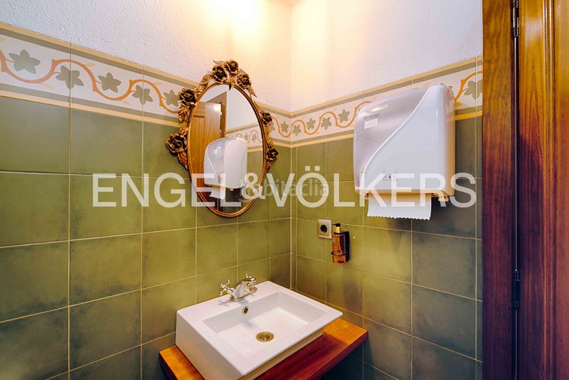 Foto 5c3253f9-b1db-4fa7-944b-19ed9aacf4ee. Casa amb xemeneia piscina a Terrades
