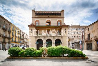 Flat in Carrer monturiol 10. Apartamento en el centro de figueres, residencia de infancia de