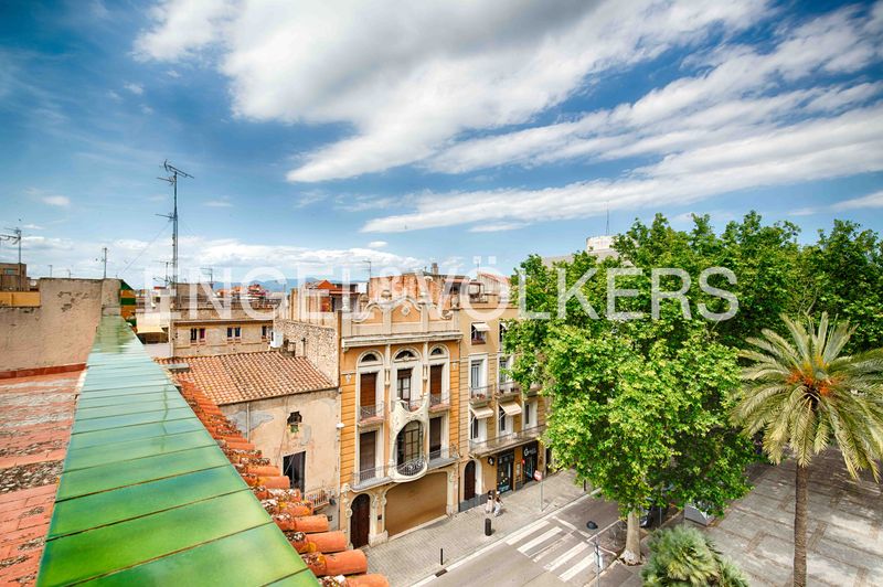 Foto 00c0c782-fad4-400d-ac5d-4859d2be7d18. Pis a carrer monturiol 10 a Centre Figueres