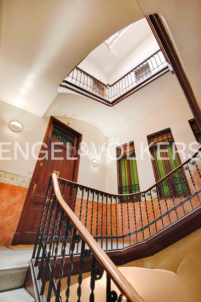 Foto 4add7a28-9e50-4a54-a355-7b7acef77ca8. Pis a carrer monturiol 10 a Centre Figueres