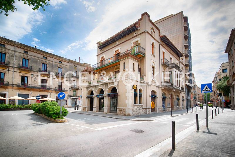 Foto 9afedc1d-f028-4487-be47-054b92c5ccb6. Pis a carrer monturiol 10 a Centre Figueres