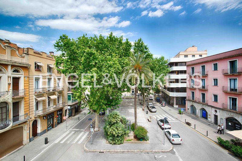 Foto f6a3e432-9692-4589-9bad-2ee736ed1242. Pis a carrer monturiol 10 a Centre Figueres
