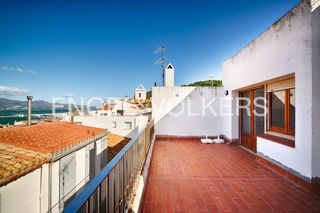 Casa adosada  Carrer del camp del port. Casa con apartamento y dúplex en el port de la selva – costa bra