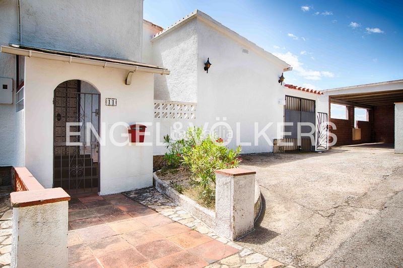 Foto 5aa04b6d-1934-46cd-8b6a-e96e72e657e4. Casa a Nord Roses