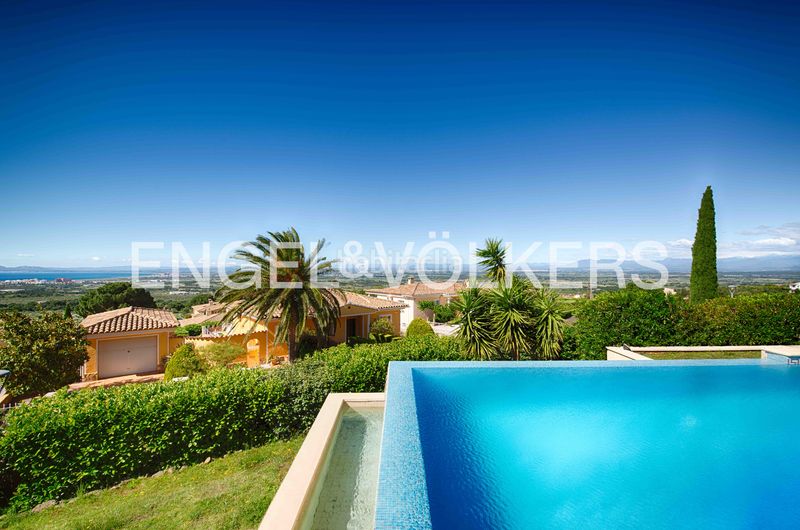 Foto 49fdec37-d3c5-466b-bb5d-fcfc3aed3a1e. Casa amb piscina a Palau-saverdera