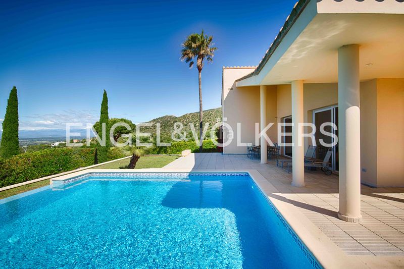 Foto a69abbbe-510a-456b-a712-ae4c4ed4cc5d. Casa amb piscina a Palau-saverdera