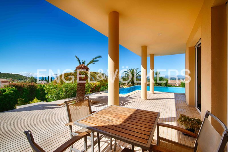 Foto be6f872e-f74c-4174-ba35-9cff609365dc. Casa amb piscina a Palau-saverdera
