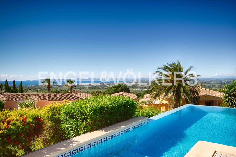 Foto e580b97f-cf2d-4b81-bc8f-dec030dde0f6. Casa amb piscina a Palau-saverdera