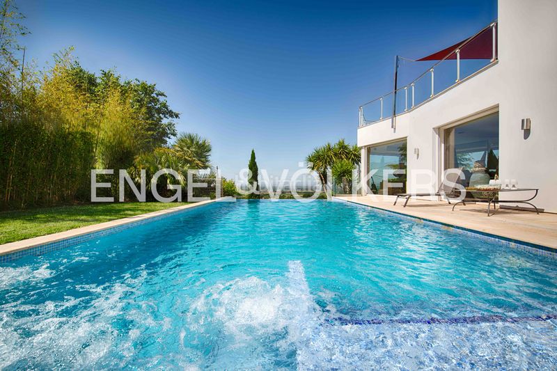 Foto b49d4706-ee0c-4224-9638-4fc0114fec01. Casa amb piscina a Palau-saverdera