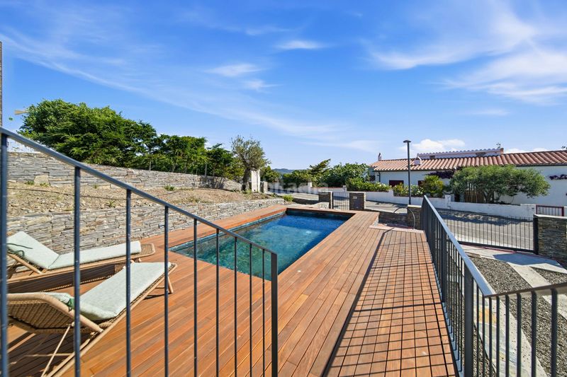 Foto 6aef56c9-6b1f-4607-9bbf-6f6e115dad53. Casa aparellada amb piscina a Cadaqués