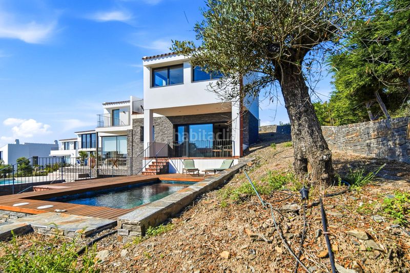 Foto c83083c0-4bb7-4f9a-8965-57274202cf31. Casa aparellada amb piscina a Cadaqués