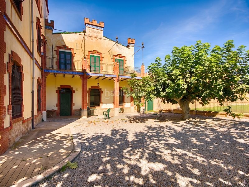 Foto 34d13b8f-b5b3-4468-9c6a-93351b9abaa6. Casa amb xemeneia aparcament a Castelló d´Empúries