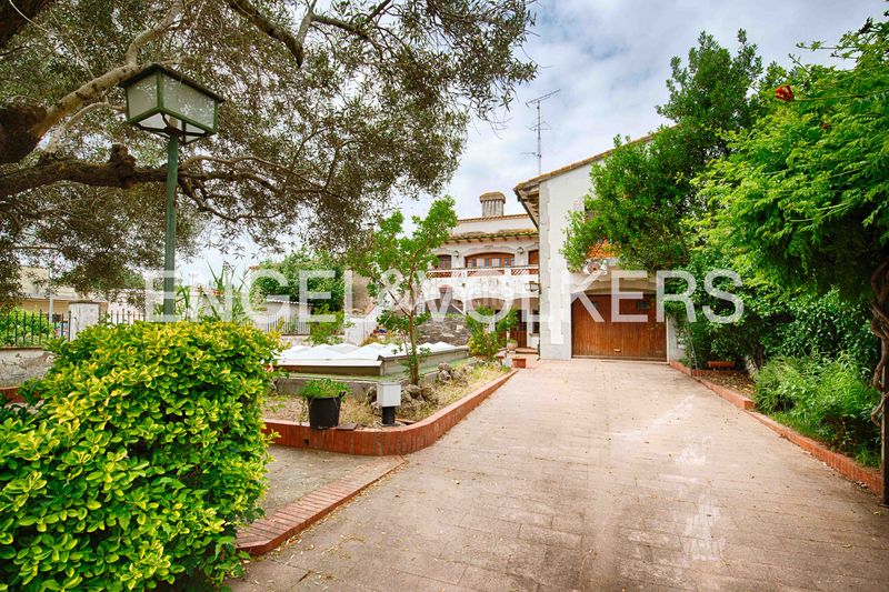 Foto 4dfe3238-7c9f-43b1-8c1b-230a4c7522db. Casa adossada amb xemeneia calefacció aparcament piscina a Ordis