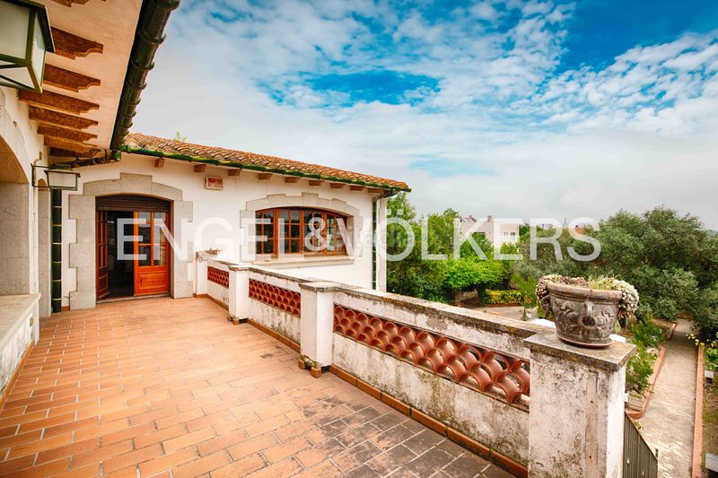 Foto 4f618548-0593-4dbd-b6a6-bc3e5be4cf32. Casa adossada amb xemeneia calefacció aparcament piscina a Ordis