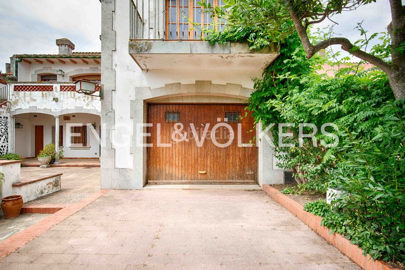 Foto a199d0ae-4652-4356-9285-70d53c7f95f9. Casa adossada amb xemeneia calefacció aparcament piscina a Ordis