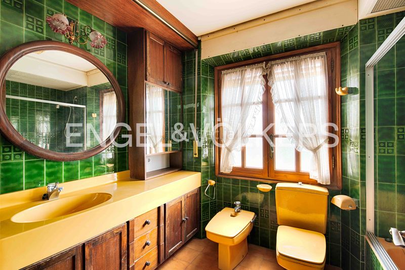 Foto e663fc3e-afb7-40fb-aadd-7a5180978f88. Casa adossada amb xemeneia calefacció aparcament piscina a Ordis