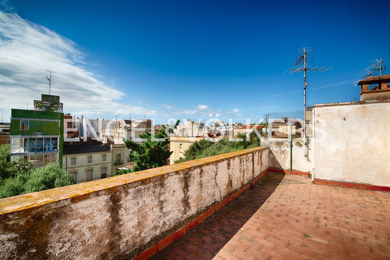 Foto b184474a-0d64-4167-ac3e-5df64fac69f9. Casa pareada casa unifamiliar con local comercial en el centro en Figueres