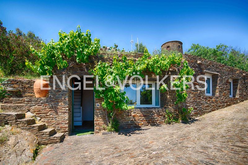 Foto a611f070-e535-49d1-a007-567d0c3a23ae. Casa a Cadaqués
