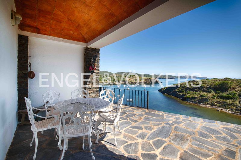Foto fa317094-c5d1-47c3-922a-df45e2769cb4. Casa a Cadaqués