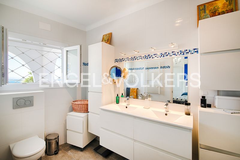Foto 9ba0199b-dd2b-4a8a-811b-543f7db821e8. Casa amb piscina a Els Grecs-Mas Oliva Roses