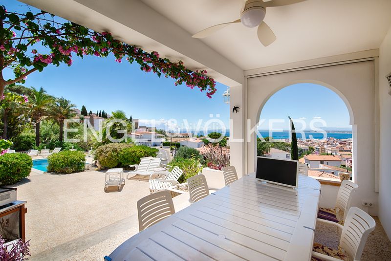 Foto a8ffd75e-21e7-4658-b4c0-b265cfcfcadb. Casa amb piscina a Els Grecs-Mas Oliva Roses