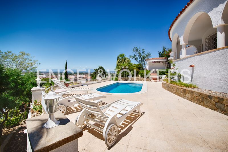 Foto a9430f52-a692-483a-9b1f-f92a2e11c51b. Casa amb piscina a Els Grecs-Mas Oliva Roses