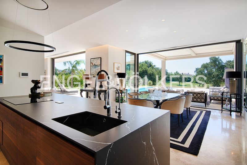 Foto 4d0a3338-c5fa-4775-badd-9076c6cd0db7. Casa amb xemeneia calefacció aparcament piscina a Peralada