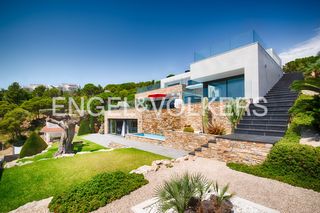 Casa  Carrer almogàvers. Villa de lujo en cap ras con piscina y vistas al mar, llançà