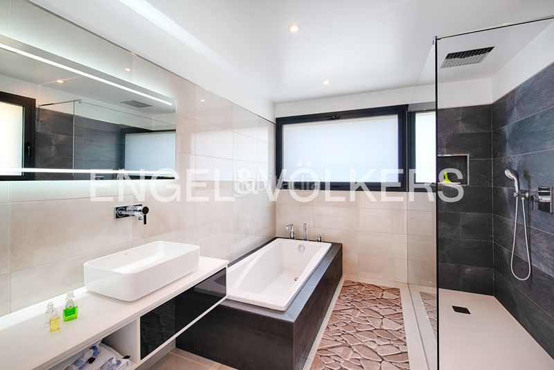 Foto 5d743f4a-f753-4b9f-8347-48ca7a4229c3. Casa amb calefacció aparcament piscina a Grifeu - Cap Ras - Els Estanys - Sant Genís Llançà