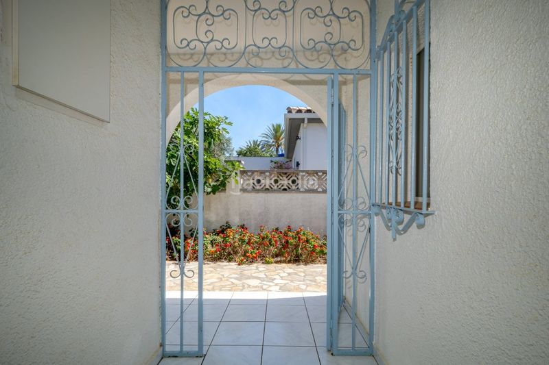 Foto 67516107-5451-4216-804f-483a700738a5. Casa amb aparcament piscina a Cap Ras - Creus - Falconera Empuriabrava