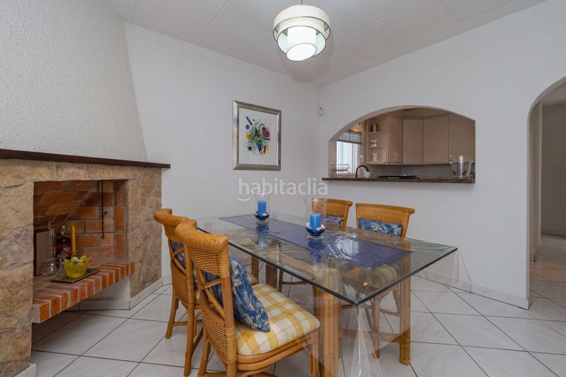 Foto f3e6913a-23cd-4c22-b79a-d0e31bb105e0. Casa amb aparcament piscina a Cap Ras - Creus - Falconera Empuriabrava
