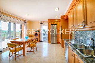 Maison à Vilamalla. Exclusiva casa en gran parcela, piscina y vistas despejadas en v