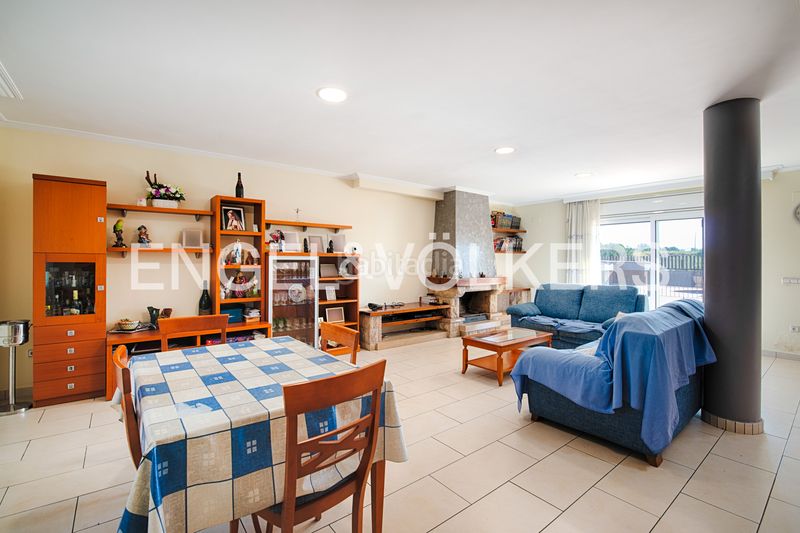 Foto d111b671-fa46-4c7b-b807-182babb44ca7. Casa amb xemeneia calefacció aparcament piscina a Vilamalla