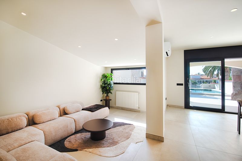 Foto cc15d84b-8139-4f04-811c-73eb21ef044b. Casa amb calefacció aparcament piscina a Tordera - Fluvià - Llobregat Empuriabrava