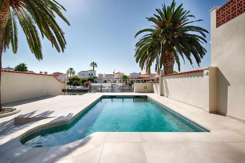 Foto e4f6a376-24e6-40e8-8f0d-88eda06e87a9. Casa amb calefacció aparcament piscina a Tordera - Fluvià - Llobregat Empuriabrava