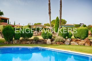 House  Plaça til.lers. Exclusiva villa de lujo completamente reformada en 2024 en el go